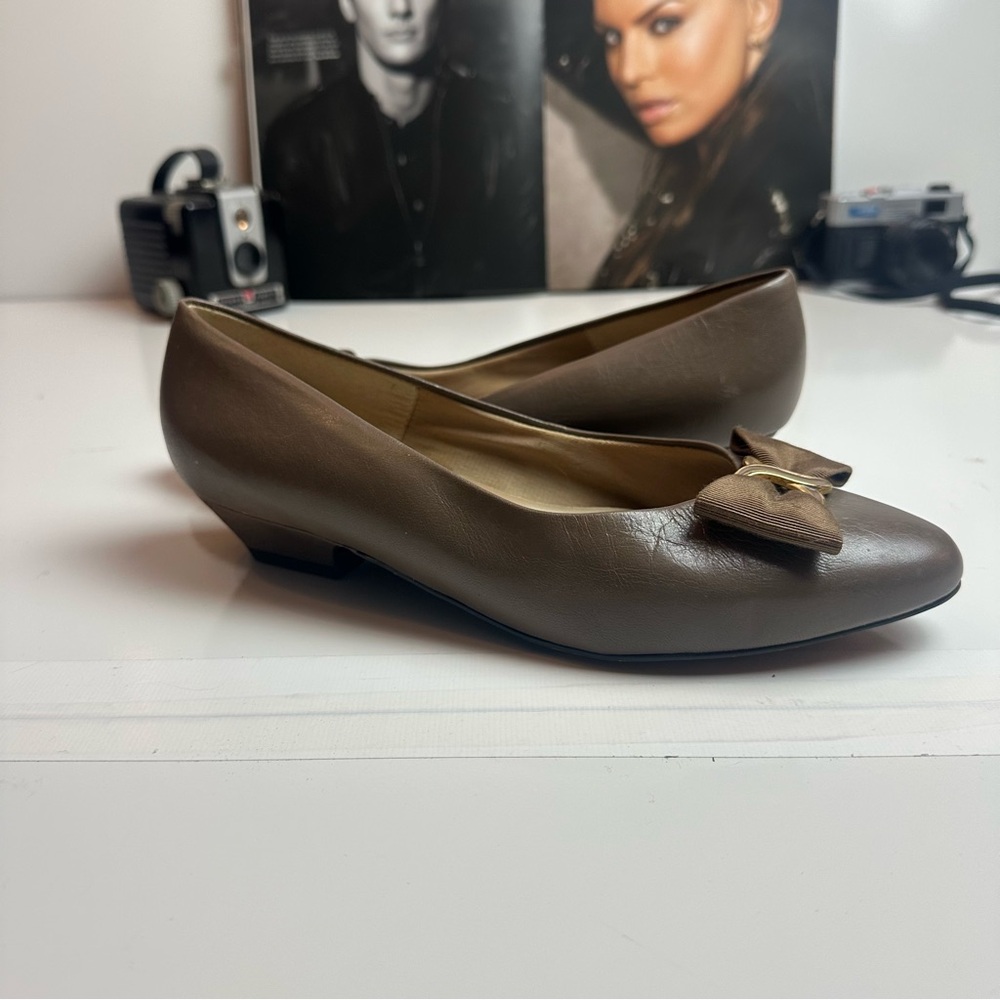 Selby Brown Bow Flats